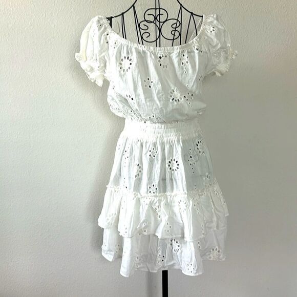 NWT Aqua Swim Ivory White Cotton Eyelet Floral Peasant Off The Shoulder Cover-up - Picture 3 of 6